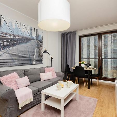 Siedmiogrodzka Apartment With Balcony & Parking Warsaw Wola By Noclegi Renters Екстер'єр фото